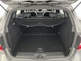 Mercedes-Benz B-klasse 180 AMG Night pakket Ambition Aut. *LEATHER-MICROFIBRE | CARBON-INLAY | FULL-LED | HEATED-SPORTSEATS | NAVI-FULLMAP | SHIFTPADDLES | PRIVACYGLASS | ECC | PDC | CRUISE | TOWBAR | KEYLESS | 18''ALU *