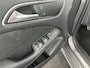 Mercedes-Benz B-klasse 180 AMG Night pakket Ambition Aut. *LEATHER-MICROFIBRE | CARBON-INLAY | FULL-LED | HEATED-SPORTSEATS | NAVI-FULLMAP | SHIFTPADDLES | PRIVACYGLASS | ECC | PDC | CRUISE | TOWBAR | KEYLESS | 18''ALU *