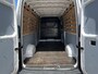 Volkswagen Crafter 35 2.0 TDI L4H4 Highline / AUTOMAAT/ 180 PK/ TREKHAAK/ CRUISE/ APP-CONNECT/ MULTIMEDIA/ PARK. SENSOREN + CAMERA/ AIRCO/ AUTOM. VERLICHTING