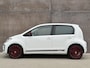 Volkswagen Up! 1.0 BMT high up! Camera | Beats Audio | DAB+ | Parkeersensoren | Stoelverwarming | Dealer onderhouden |