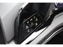 Volkswagen Golf 1.5 eTSI 3x R-Line | Panoramadak | Camera | Sfeerverlichting | IQ Light | Adaptive cruise | Stoelverwarming | Lane