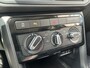 Volkswagen T-Cross 1.0 TSI Life / PARK. SENSOREN/ APP CONNECT/ ADAPT. CRUISE/ AIRCO/ DAB/ 16" LMV
