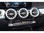 Mercedes-Benz GLB AMG 35 4MATIC Night pakket/Panoramadak/Stoelverwarming/Sfeerverlichting/ABC Kleppensysteem/Achteruitrijcamera/Apple carplay/21'' licht metaal/Elektrische achterklep/Oranje gordels!