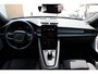 Polestar 2 Long Range Single Motor Prime Pro 82 kWh Adaptieve Cruise Control + Pilot Assist | Polestar Digital Key | Harman Kardon Premium Audio | Park Assist + 360° Camera | Elektrisch Bedienbare Voorstoelen met geheugen | 20" Pro Graphite Velgen | Panoramisch Dak
