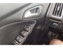 Ford Focus Wagon 1.0 Titanium CARPLAY NAVI PSENSOR CRUISE TREKHAAK 2 X SLEUTELS