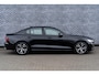 Volvo S60 B3 R-Design | Navigatie | Adaptieve Cruise Control | Keyless | Stoel-/Stuurverwarming | Dodehoekdetectie | Sportchassis | Elek. Stoelen | Memory | LED Koplampen | Park Assist | DAB | Zitverlenging | Apple Carplay & Android Auto | 18" LM