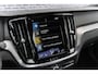 Volvo S60 B3 R-Design | Navigatie | Adaptieve Cruise Control | Keyless | Stoel-/Stuurverwarming | Dodehoekdetectie | Sportchassis | Elek. Stoelen | Memory | LED Koplampen | Park Assist | DAB | Zitverlenging | Apple Carplay & Android Auto | 18" LM