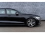 Volvo S60 B3 R-Design | Navigatie | Adaptieve Cruise Control | Keyless | Stoel-/Stuurverwarming | Dodehoekdetectie | Sportchassis | Elek. Stoelen | Memory | LED Koplampen | Park Assist | DAB | Zitverlenging | Apple Carplay & Android Auto | 18" LM