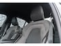 Volvo S60 B3 R-Design | Navigatie | Adaptieve Cruise Control | Keyless | Stoel-/Stuurverwarming | Dodehoekdetectie | Sportchassis | Elek. Stoelen | Memory | LED Koplampen | Park Assist | DAB | Zitverlenging | Apple Carplay & Android Auto | 18" LM