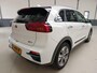 Kia Niro EV e-Niro DynamicPlusLine 64 kWh Navigatiesysteem | Open dak | Parkeersensoren |Stoelverwarming | Led verlichting