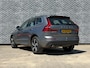 Volvo XC60 2.0 B5 Momentum Pro | Trekhaak | Lederen Bekleding | Stoelverwarming voor en achter | Keyless Entry | Elektrische Achterklep | Achteruitrijcamera | Parkeersensoren | Parkeerverwarming | LED Koplampen Adaptief | Navigatie | Apple Carplay | Android Auto