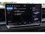 Volkswagen Tayron 1.5 eHybrid R-Line SOH 100% | 272PK / 200kW DSG, 60 maanden / 100.000km garantie, Blackstyle pakket, Harman Kardon geluidssysteem, head-up display, LED Matrix (IQ.Lights), comfort pakket plus (verwarmbare voorstoelen, verwarmbare achterbank, verwarmbaar multifunctioneel lederen stuurwiel), wegklapbare trekhaak, rondomzichtcamera (area view), elektrische achterklep (Easy Open), 20" 'York' LMV, adaptief onderstel (dcc)