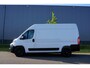 Fiat Ducato 2.2 MultiJet 140 L2H2 3.5t Automaat in Topstaat |Trekhaak |Camera |Cruise |Navi |Carplay |Digitaal dashboard |Climate control |140 pk |Betimmering |1e eigenaar