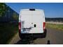 Fiat Ducato 2.2 MultiJet 140 L2H2 3.5t Automaat in Topstaat |Trekhaak |Camera |Cruise |Navi |Carplay |Digitaal dashboard |Climate control |140 pk |Betimmering |1e eigenaar