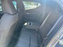 Mazda 3 2.0 e-SkyActiv-G M Hybrid 150 Homura TREKHAAK | A.CAMERA | 18"LM VELGEN BLACK | APPLE CARPLAY/ANDROID AUTO | HEAD-UP DISPLAY | 1e EIG | NED.AUTO |