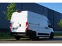 Fiat Ducato 2.2 MultiJet 140 L2H2 3.5t Automaat in Topstaat |Trekhaak |Camera |Cruise |Navi |Carplay |Digitaal dashboard |Climate control |140 pk |Betimmering |1e eigenaar