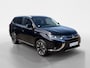 Mitsubishi Outlander 2.0 PHEV instyle achteruitrijcamera , trekhaak , electronic climate controle , lichtmetalen velgen 18" , lederen bekleding , stoel en stuur verwarming , verwarmde voorruit , super complete auto in zeer nette staat, accu 3 jaar geleden vervangen