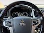 Mitsubishi Outlander 2.0 PHEV instyle achteruitrijcamera , trekhaak , electronic climate controle , lichtmetalen velgen 18" , lederen bekleding , stoel en stuur verwarming , verwarmde voorruit , super complete auto in zeer nette staat, accu 3 jaar geleden vervangen