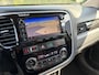 Mitsubishi Outlander 2.0 PHEV instyle achteruitrijcamera , trekhaak , electronic climate controle , lichtmetalen velgen 18" , lederen bekleding , stoel en stuur verwarming , verwarmde voorruit , super complete auto in zeer nette staat, accu 3 jaar geleden vervangen
