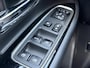 Mitsubishi Outlander 2.0 PHEV instyle achteruitrijcamera , trekhaak , electronic climate controle , lichtmetalen velgen 18" , lederen bekleding , stoel en stuur verwarming , verwarmde voorruit , super complete auto in zeer nette staat, accu 3 jaar geleden vervangen