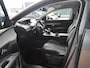 Peugeot 3008 1.2 PureTech Première | Elektrisch bedienbare achterklep | 19 inch velgen | Keyless entry en start | Dealer onderhouden | Navigatie | Zwart Dak | Climate control