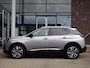 Peugeot 3008 1.2 PureTech Première | Elektrisch bedienbare achterklep | 19 inch velgen | Keyless entry en start | Dealer onderhouden | Navigatie | Zwart Dak | Climate control