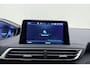 Peugeot 3008 1.2T Allure | 130PK | Elektrische Achterklep | Afneembare trekhaak | Keyless Entry & Start | 19'' Lichtmetalen velgen | Navigatie | DAB + | Camera Achter | 1e eigenaar!