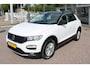 Volkswagen T-Roc 1.5 TSI 150pk Style DSG Automaat / Navigatie by APP / Parkeersensoren / Elek. achterklep / LM 16 inch  /