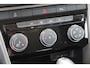 Volkswagen T-Roc 1.5 TSI 150pk Style DSG Automaat / Navigatie by APP / Parkeersensoren / Elek. achterklep / LM 16 inch  /