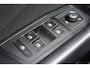 Volkswagen T-Roc 1.5 TSI 150pk Style DSG Automaat / Navigatie by APP / Parkeersensoren / Elek. achterklep / LM 16 inch  /
