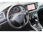 Volkswagen T-Roc 1.5 TSI 150pk Style DSG Automaat / Navigatie by APP / Parkeersensoren / Elek. achterklep / LM 16 inch  /