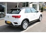 Volkswagen T-Roc 1.5 TSI 150pk Style DSG Automaat / Navigatie by APP / Parkeersensoren / Elek. achterklep / LM 16 inch  /