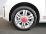 Volkswagen Up! 1.0 Beats 65 pk | Navigatie via App | Parkeersensoren achter | Achteruitrijcamera | Autom. airco | Cruise control | Stoelverwarming |