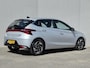 Hyundai i20 1.0 T-GDI Comfort / Achteruitrijcamera / Stuur- & Stoelverwarming / Navigatie via Apple Carplay of Android Auto / Cruise control / Trekgewicht 1110 kg / Parkeersensoren achter / Lichtmetalen wielen 16“ /
