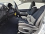 Hyundai i20 1.0 T-GDI Comfort / Achteruitrijcamera / Stuur- & Stoelverwarming / Navigatie via Apple Carplay of Android Auto / Cruise control / Trekgewicht 1110 kg / Parkeersensoren achter / Lichtmetalen wielen 16“ /