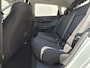 Hyundai i20 1.0 T-GDI Comfort / Achteruitrijcamera / Stuur- & Stoelverwarming / Navigatie via Apple Carplay of Android Auto / Cruise control / Trekgewicht 1110 kg / Parkeersensoren achter / Lichtmetalen wielen 16“ /
