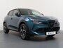 Alfa Romeo Junior Ibrida Sport Speciale | "Sport Speciale" alcantara bekleding met witte accenten - 6-voudig elektrisch verstelbare bestuurdersstoel / 6-voudig handmatig verstelbare passagiersstoel | 10,1" infotainment systeem | 10,1" infotainment systeem met navigatie
