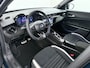 Alfa Romeo Junior Ibrida Sport Speciale | "Sport Speciale" alcantara bekleding met witte accenten - 6-voudig elektrisch verstelbare bestuurdersstoel / 6-voudig handmatig verstelbare passagiersstoel | 10,1" infotainment systeem | 10,1" infotainment systeem met navigatie