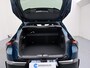 Alfa Romeo Junior Ibrida Sport Speciale | "Sport Speciale" alcantara bekleding met witte accenten - 6-voudig elektrisch verstelbare bestuurdersstoel / 6-voudig handmatig verstelbare passagiersstoel | 10,1" infotainment systeem | 10,1" infotainment systeem met navigatie