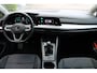 Volkswagen Golf 1.0 TSI 110pk Life /Navigatie by App Connect / Parkeersensoren / LM 16 inch / LED / Digital cockpit