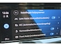 Volkswagen Golf 1.0 TSI 110pk Life /Navigatie by App Connect / Parkeersensoren / LM 16 inch / LED / Digital cockpit