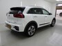 Kia Niro EV E-NIRO DYNAMICPLUSLINE 64 KWH (100% SOH) I DEALER ONDERHOUDEN I TREKHAAK I SCHUIF/KANTELDAK I ADAPTIVE CRUISE