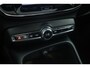 Volvo XC40 2.0 B3 Ultra Black Edition | Rijklaar! | S/K-Dak | Harman/Kardon | Bliss | Stuur-stoel+Voorruitverw. | 360*+PDC | Memory | Nav+App.Connect | Elek. Klep V