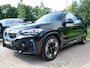 BMW iX3 High Executive 80 kWh | M Sport | Panoramadak | Trekhaak wegklapbaar | Harman/kardon | Keyless entry | Sportstoelen | Stoelverwarming | 360 graden camera | Head Up Display