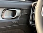 Volvo XC40 2.0 B4 Plus Dark Elektrisch verstelbare voorstoelen | Google Maps & Infotainment | Adaptieve Cruise Control | BLIS dodehoekdetectie | 18 inch lichtmetalen velgen | All season banden | Trekhaak semi elektrisch inklapbaar | Harman Kardon premium audio