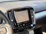 Volvo XC40 2.0 B4 Plus Dark Elektrisch verstelbare voorstoelen | Google Maps & Infotainment | Adaptieve Cruise Control | BLIS dodehoekdetectie | 18 inch lichtmetalen velgen | All season banden | Trekhaak semi elektrisch inklapbaar | Harman Kardon premium audio