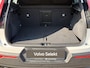 Volvo XC40 2.0 B4 Plus Dark Elektrisch verstelbare voorstoelen | Google Maps & Infotainment | Adaptieve Cruise Control | BLIS dodehoekdetectie | 18 inch lichtmetalen velgen | All season banden | Trekhaak semi elektrisch inklapbaar | Harman Kardon premium audio