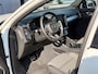 Volvo XC40 2.0 B4 Plus Dark Elektrisch verstelbare voorstoelen | Google Maps & Infotainment | Adaptieve Cruise Control | BLIS dodehoekdetectie | 18 inch lichtmetalen velgen | All season banden | Trekhaak semi elektrisch inklapbaar | Harman Kardon premium audio
