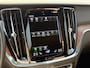 Volvo V60 Cross Country B5 AWD Pro | Adaptieve Cruise Control | BLIS Dodehoekdetectie | 18 inch lichtmetalen velgen | Elektrisch verstelbare voorstoelen met geheugen | Trekhaak semi elektrisch inklapbaar | Stoel- & stuurwielverwarming