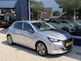 Peugeot 208 1.2 Turbo 100 PK Allure Pack | All season banden | Keyless Entry/Start | Stoelverwarming | Adaptive Cruise Control | Parkeercamera | Navigatie via Telefoon | LED Verlichting | Lichtmetalen Velgen | Digitaal Dashboard | Climate Control |